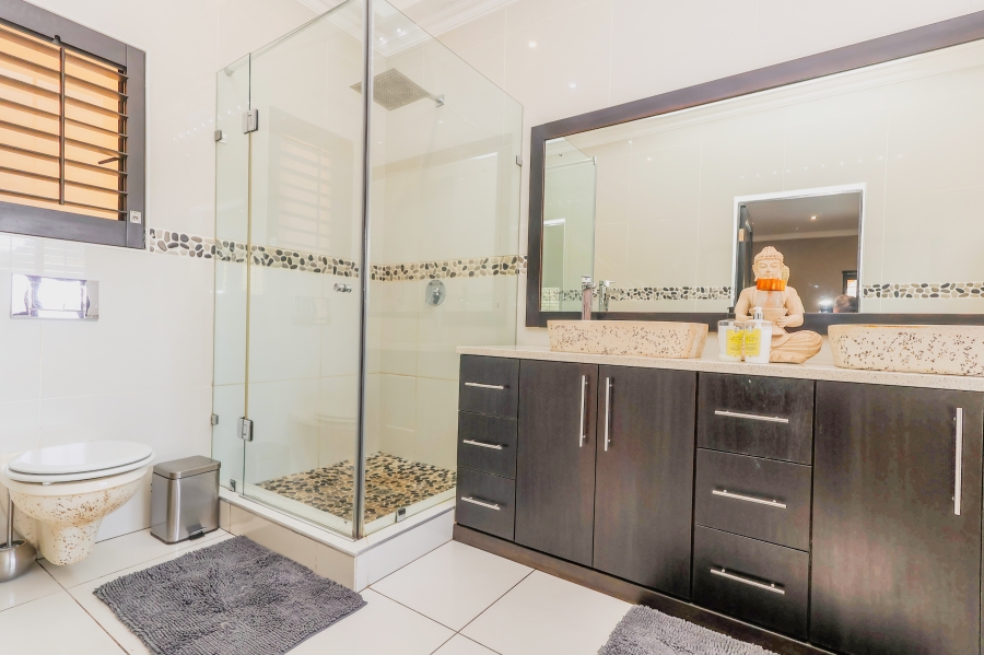3 Bedroom Property for Sale in The Coves North West